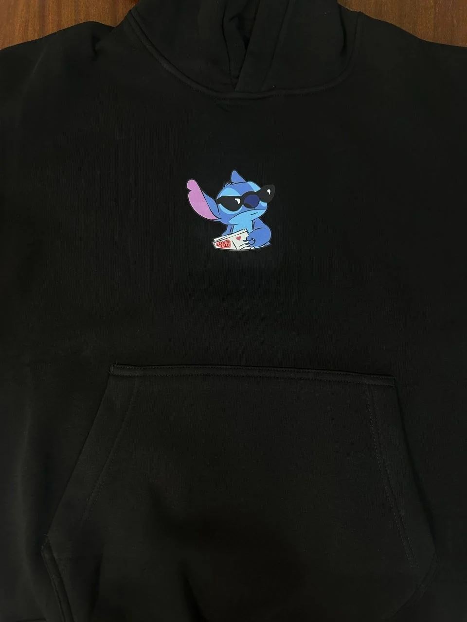 Белое худи с логотипом AI ХАКАТОН — мерч мероприятия