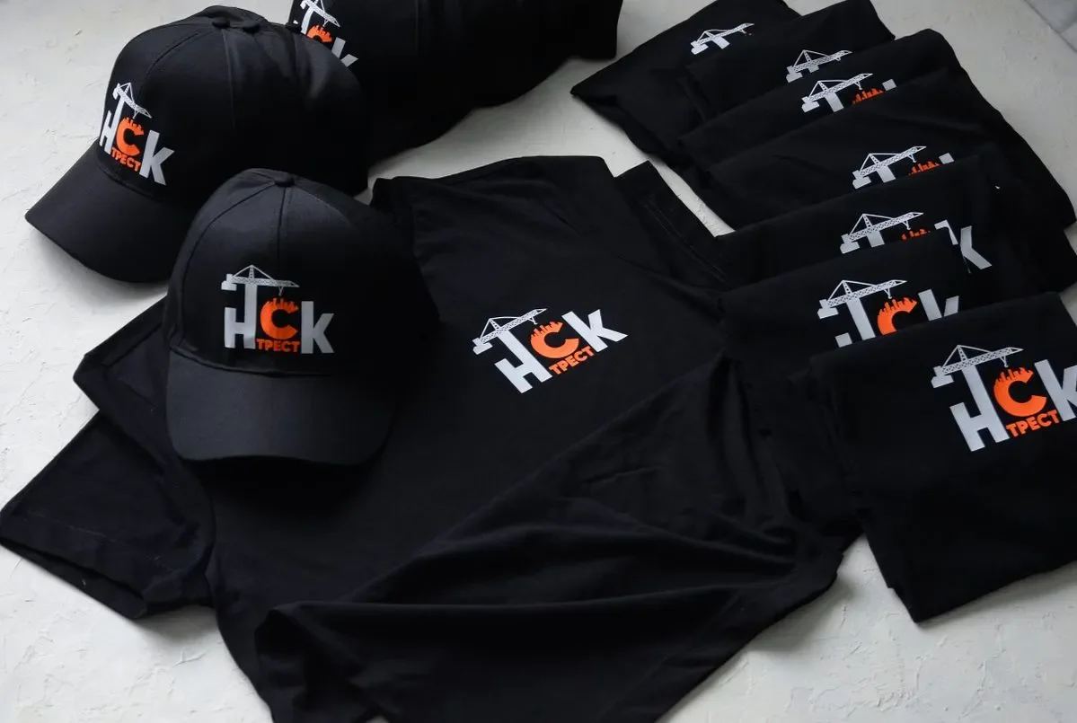 Тёмная кепка с авторским рисунком — DTF-печать Printloop